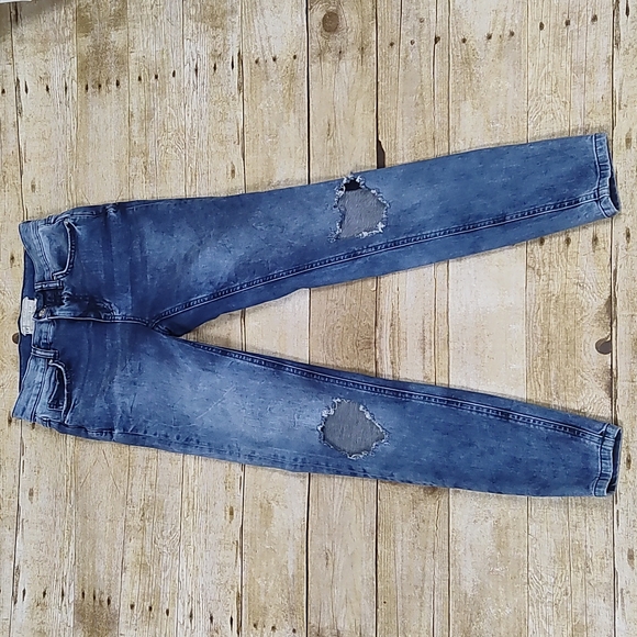 Free People Busted Knee Distressed Skinny Jeans - Picture 4 of 10